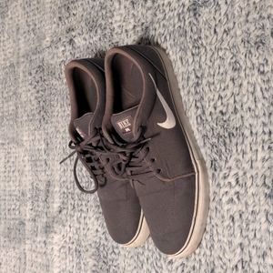 Nike Casual Skateboard Sneakers